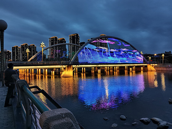 1742970194152440.jpg 都兰河道亮化.jpg