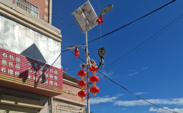 都兰智慧路灯如何实现城市节能管理