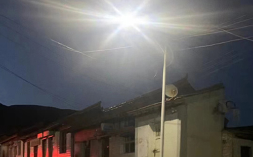 农村院子里最适合的都兰太阳能路灯亮度与安装要点 农村院子里最适合的都兰太阳能路灯亮度与安装要点